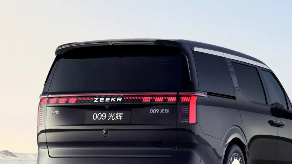Thân xe Zeekr 009 Grand - MPV điện hạng sang 4 chỗ ngồi tách biệt